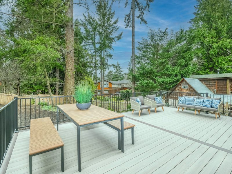 Example of a wood deck with outdoor furniture